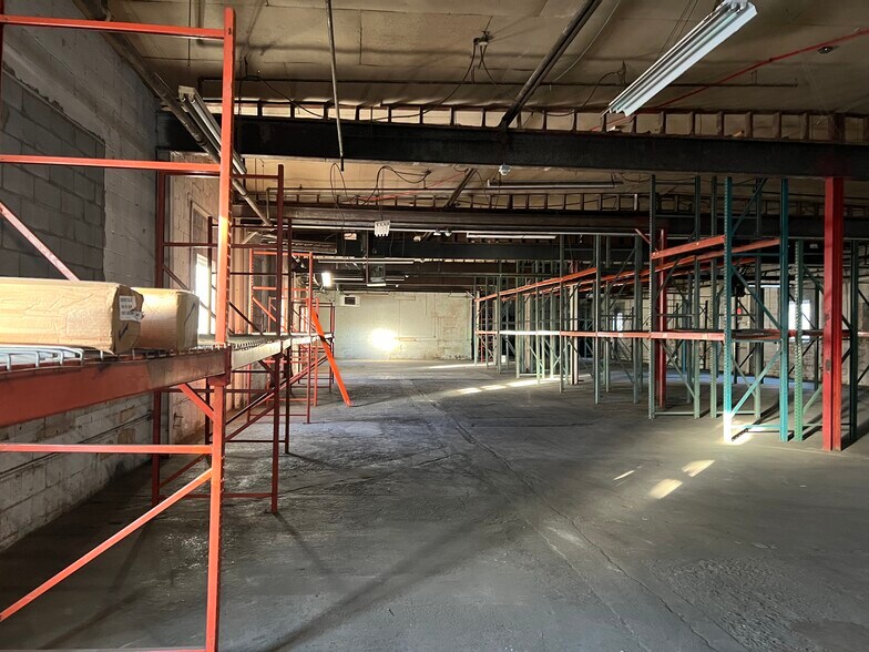 More Photos Of 122 E Railroad Ave, West Haverstraw Showroom For Lease