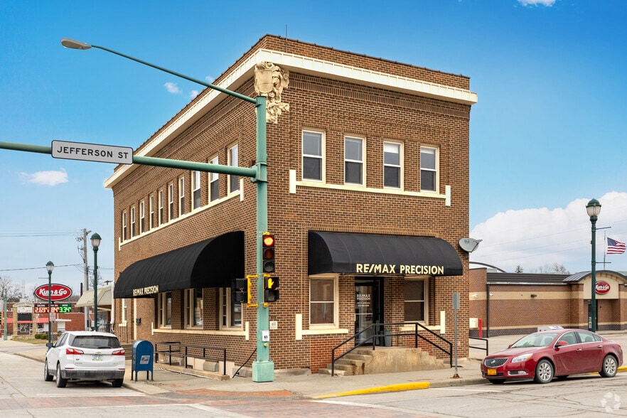 More Photos Of 101 E Jefferson St, Winterset Office For Sale