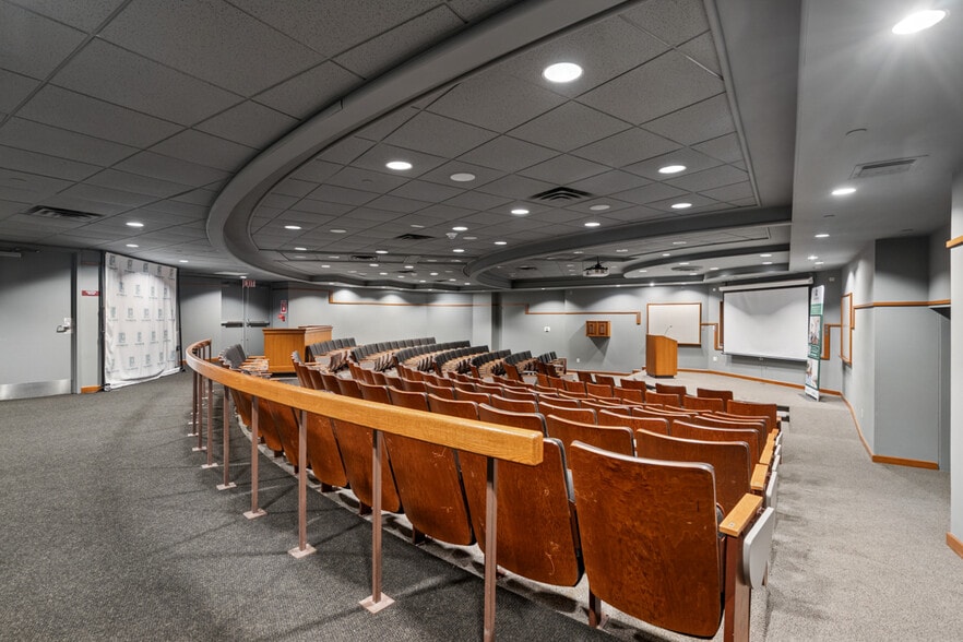 More Photos Of 3300 Henry Ave, Philadelphia Unknown For Lease