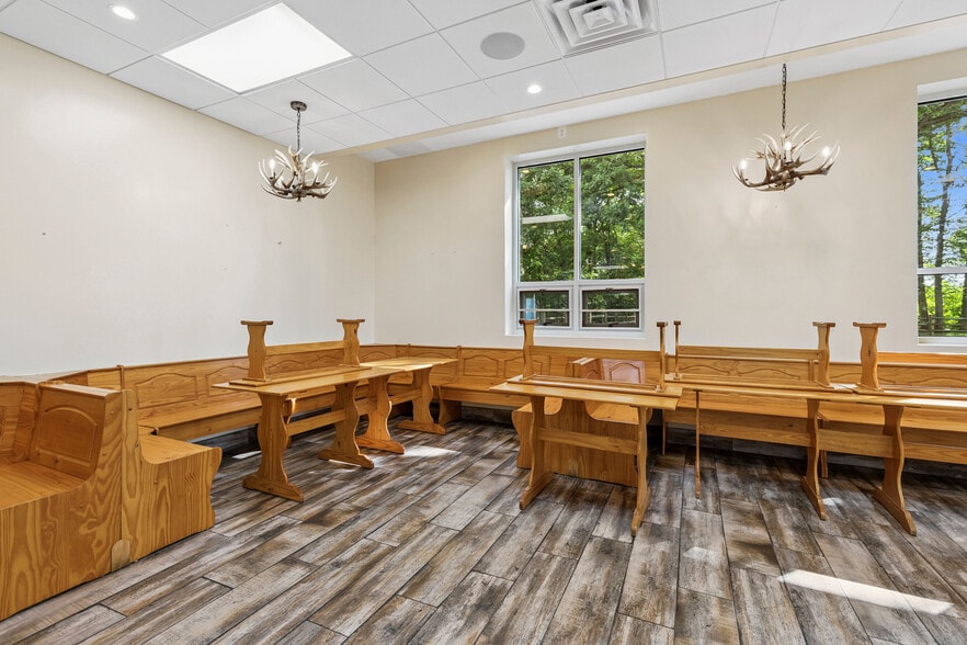 More Photos Of 102 N Rogers St, Aberdeen Restaurant For Sale