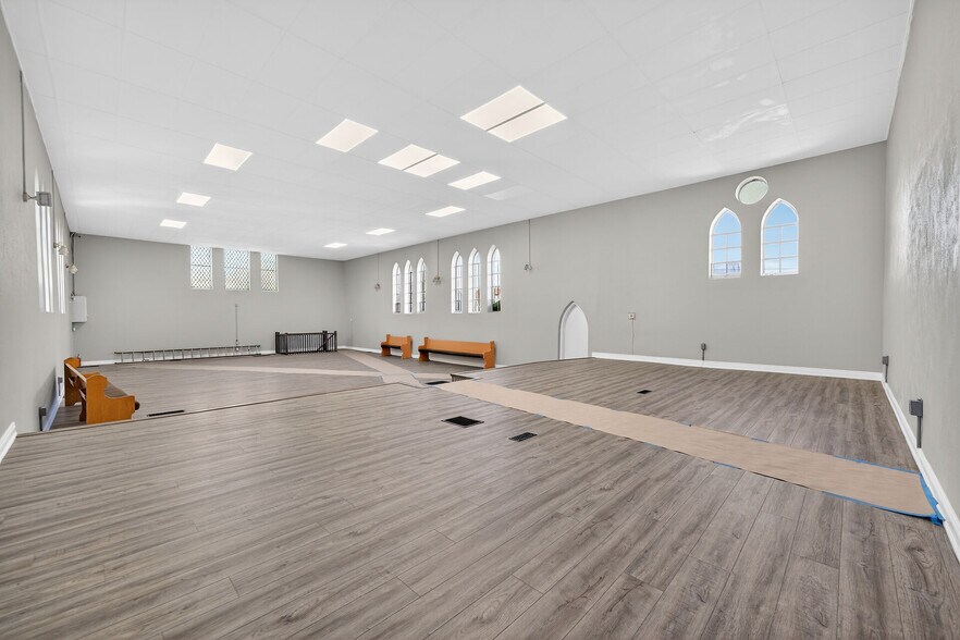 More Photos Of 50 Earl St, Hamilton Daycare Center For Sale