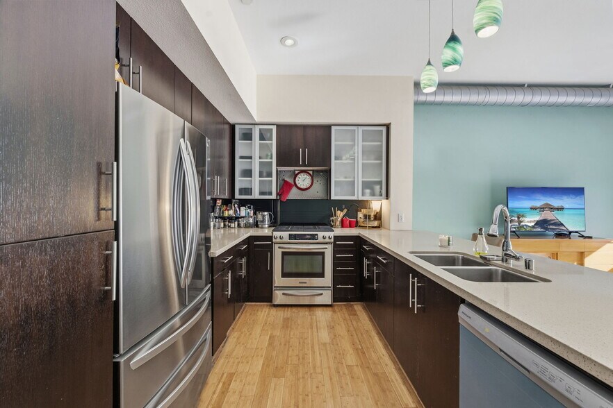 More Photos Of 133 The Promenade N, Long Beach Apartments For Sale