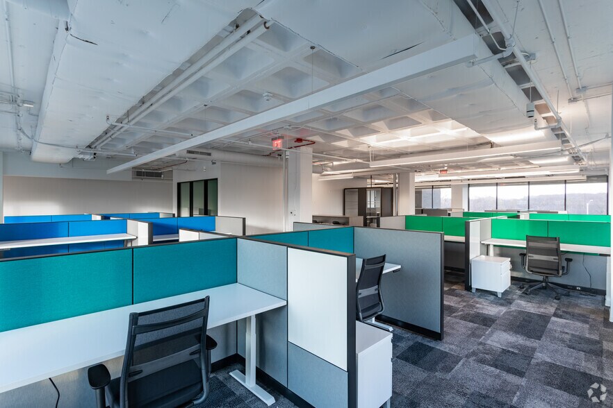 More Photos Of 6300 N River Rd, Rosemont Office For Lease