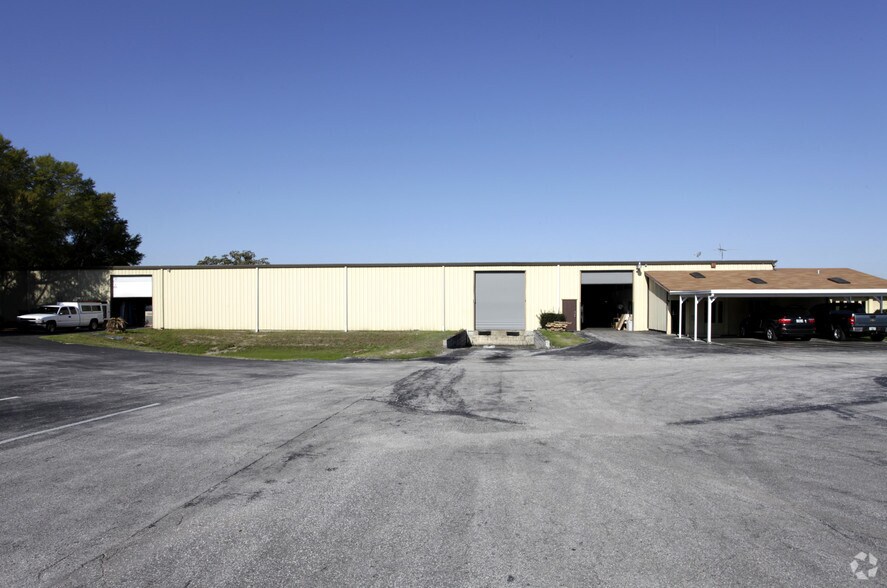 More Photos Of 2317-2319 Griffin Rd, Leesburg Warehouse For Lease