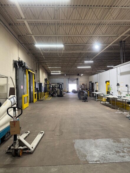 More Photos Of 8716 SE 15th St, Oklahoma City Distribution For Sale