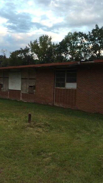 Primary Photo Of 1017 Dolvin Ave, Union Point Schools For Sale