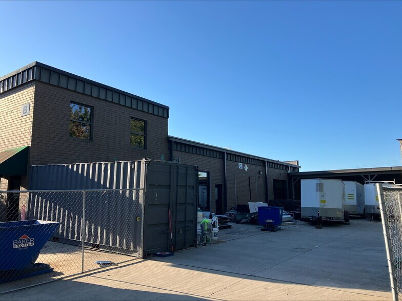 More Photos Of 517 Mercury St, Raleigh Warehouse For Lease