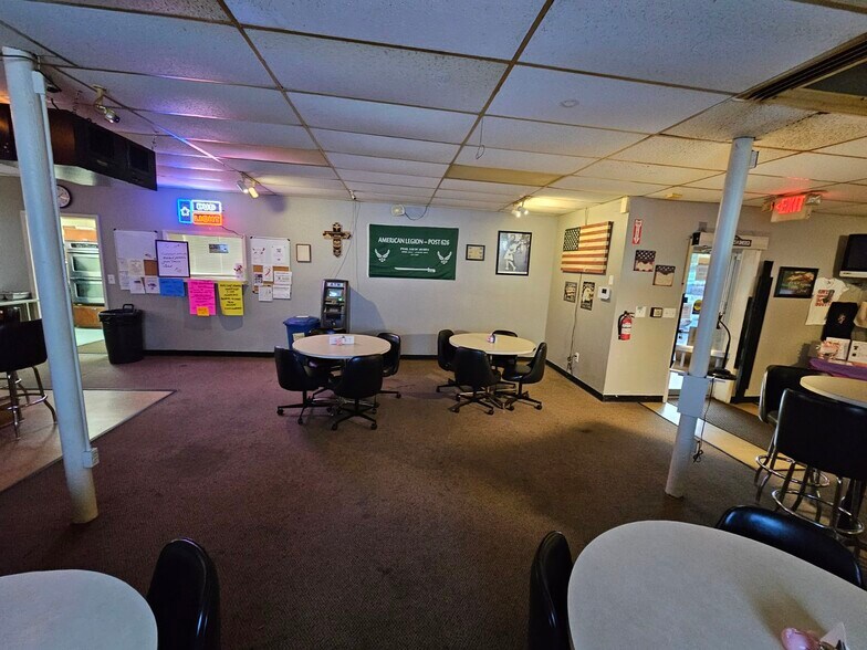 More Photos Of 1109-1137 Burton Hill Rd, Fort Worth Storefront Retail Office For Lease
