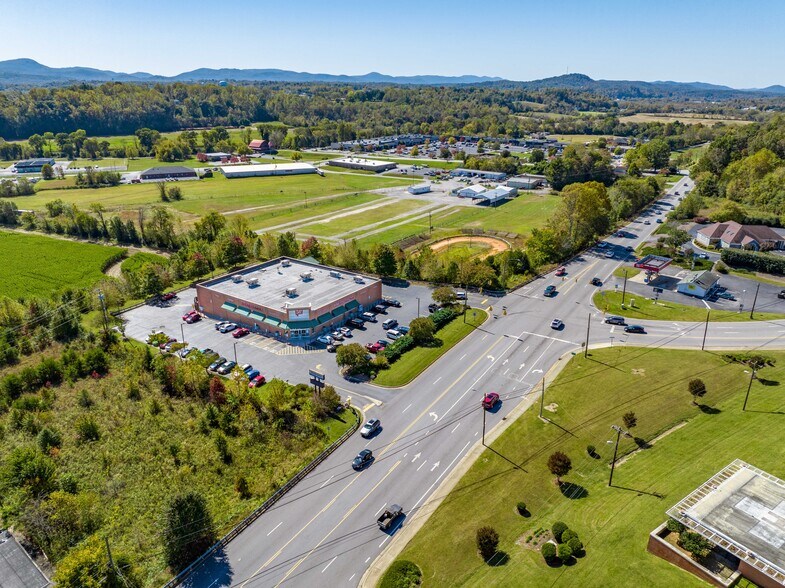More Photos Of 1395 W D St, North Wilkesboro Drugstore For Sale