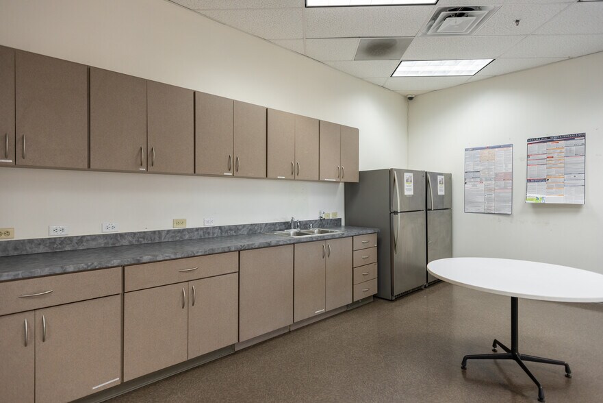 More Photos Of 311 E Warm Springs Rd, Las Vegas Office For Lease