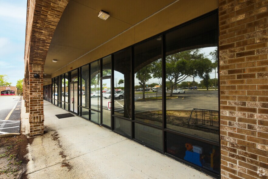 More Photos Of 11401 N 56th St, Tampa Unknown For Lease