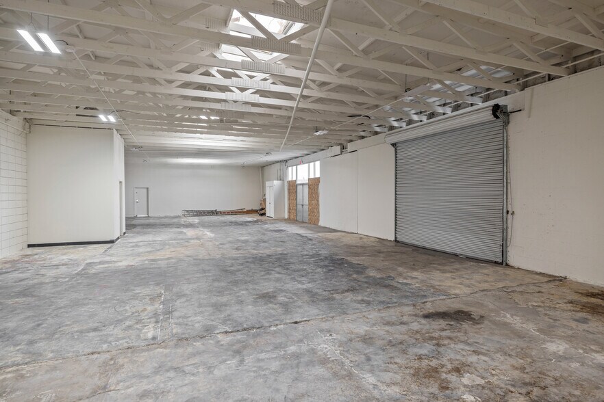 More Photos Of 1450-1454 Pomona Rd, Corona Industrial For Lease