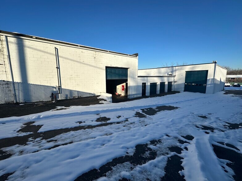 More Photos Of 7200 Colerain Ave, Cincinnati Industrial For Lease