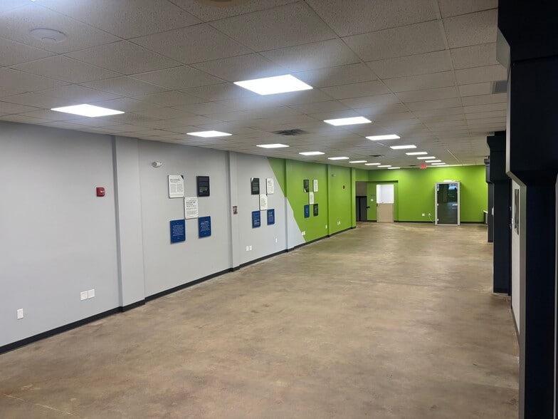 More Photos Of 360 Highland Rd E, Macedonia Office For Sale