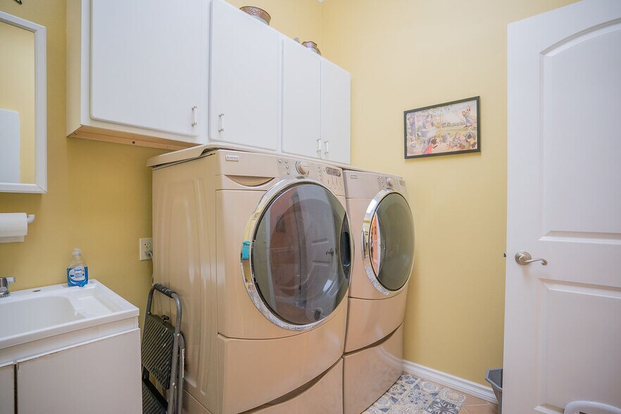 More Photos Of 455 Division St, Fairbanks Specialty For Sale