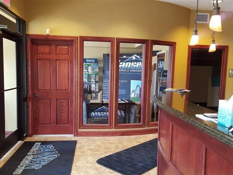 More Photos Of 151 Saint Andrews Ct, Mankato Office For Lease