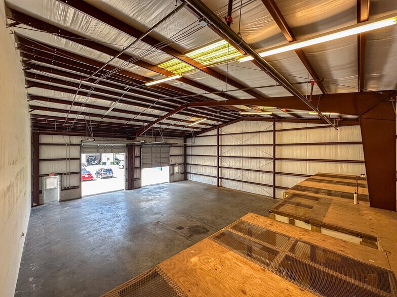 More Photos Of 7644 Southrail Rd, North Charleston Unknown For Lease