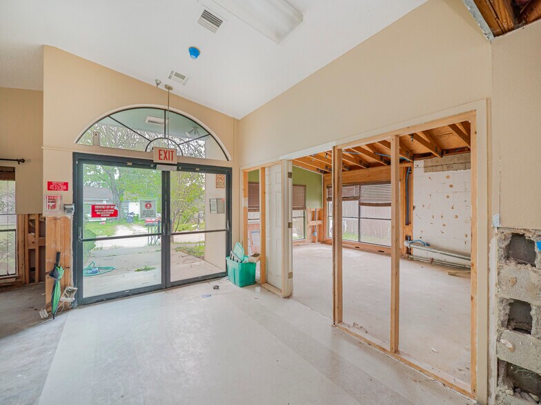More Photos Of 700 Dyer St, Rockdale Healthcare For Sale