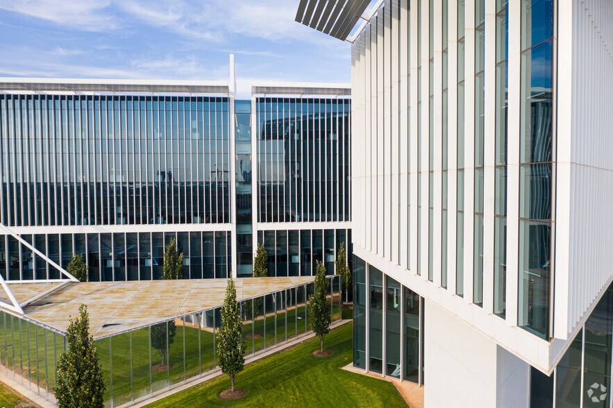 More Photos Of 6000 N Classen Blvd, Oklahoma City Office For Lease