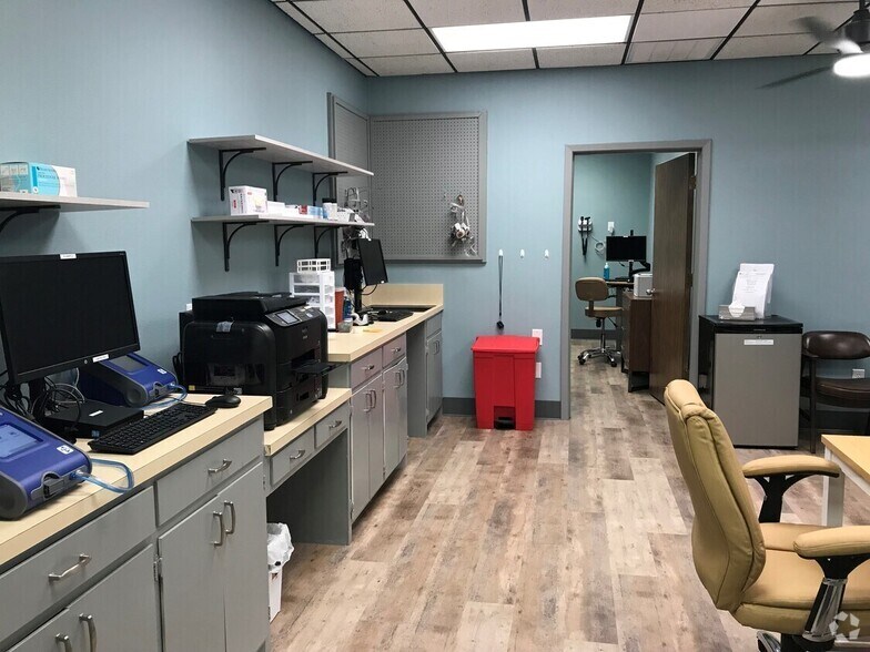 More Photos Of 500 Adams Ave, Odessa Medical For Lease