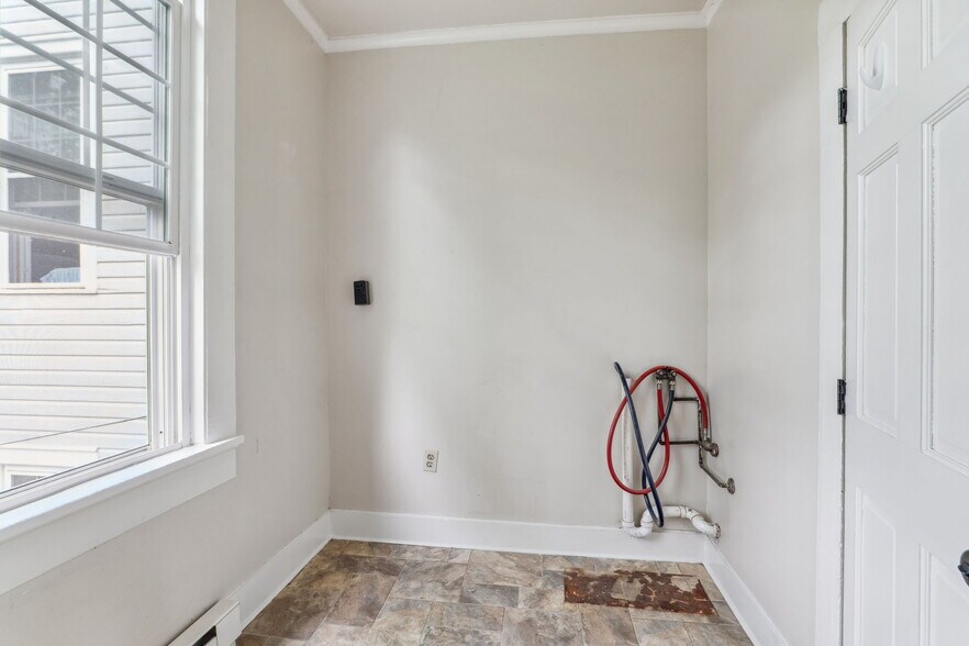 More Photos Of 462-470 2nd Ave, Troy Storefront Retail Residential For Sale