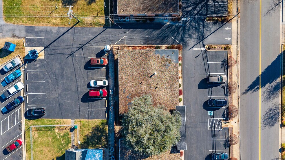 More Photos Of 1305 13th St, Waynesboro Medical For Sale