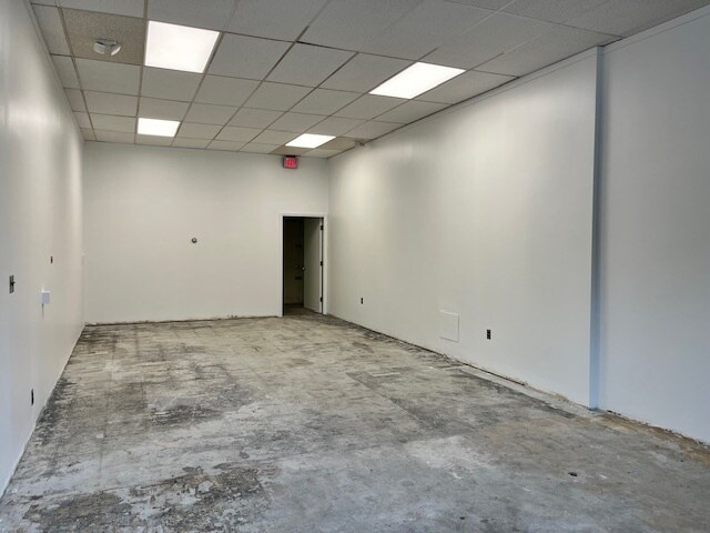 More Photos Of 580 South St, Waltham Unknown For Lease