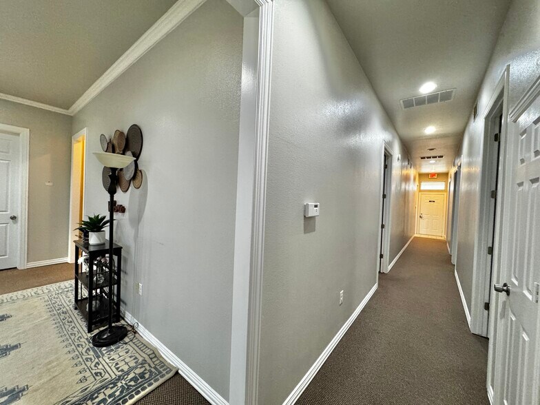 More Photos Of 702 Hunters Row Ct, Mansfield Office For Lease