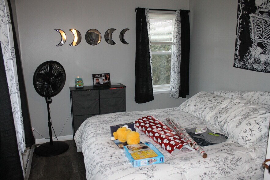 More Photos Of 100 Railroad, Leland Apartments For Sale