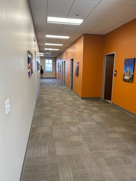 More Photos Of 823 Park East Blvd, Lafayette Office For Lease
