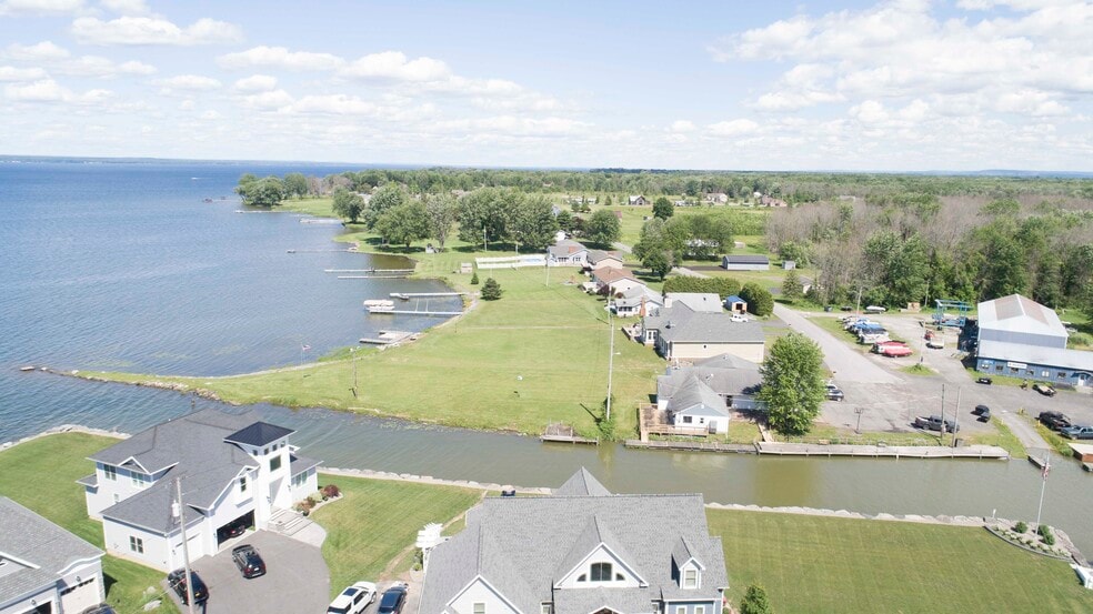 More Photos Of 303 Barrett Ln, Bridgeport Bar For Sale