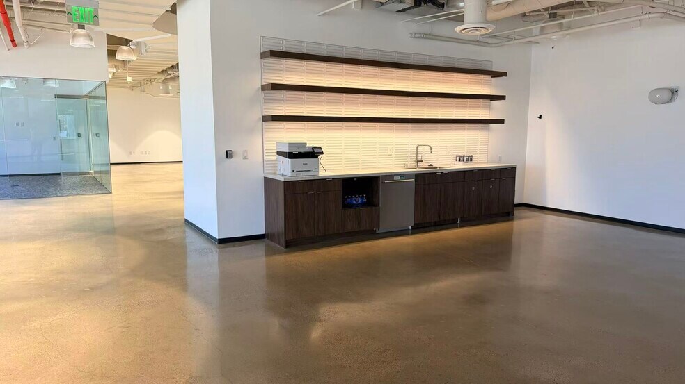 More Photos Of 4590 MacArthur Blvd, Newport Beach Office For Lease