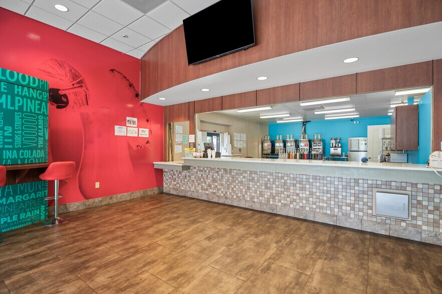 More Photos Of 6338 Old Pearsall Rd, San Antonio Storefront For Lease