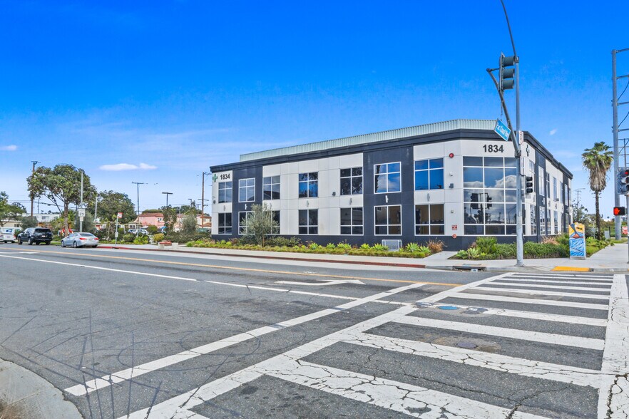 More Photos Of 1834-1836 Harbor Ave, Long Beach Freestanding For Sale