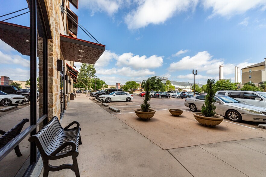 More Photos Of 250 E Basse Rd, San Antonio Medical For Lease