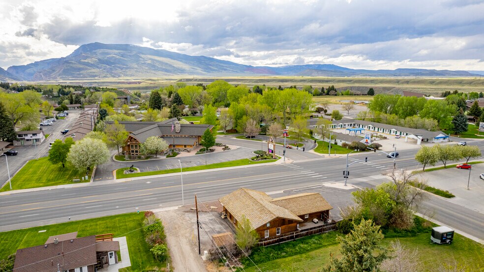 More Photos Of 802 Canyon Ave, Cody Office For Sale