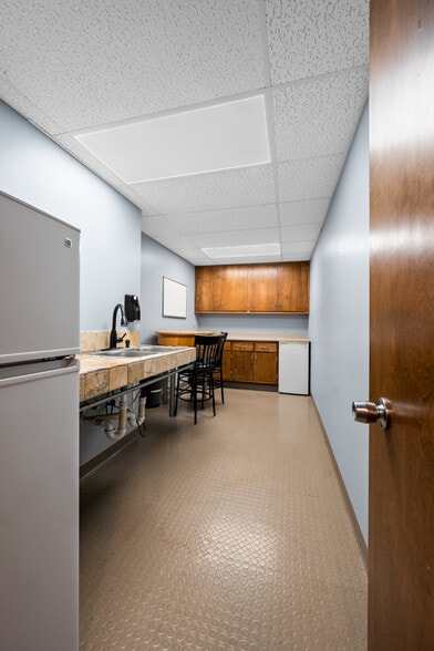 More Photos Of 828 Cherry St, Green Bay Office Residential For Sale