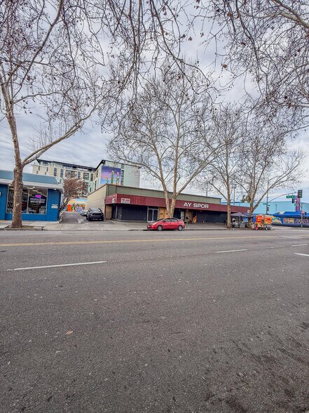 More Photos Of 995 E Santa Clara St, San Jose Storefront For Lease