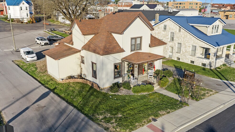 More Photos Of 223 Helm St, Elizabethtown General Retail For Sale