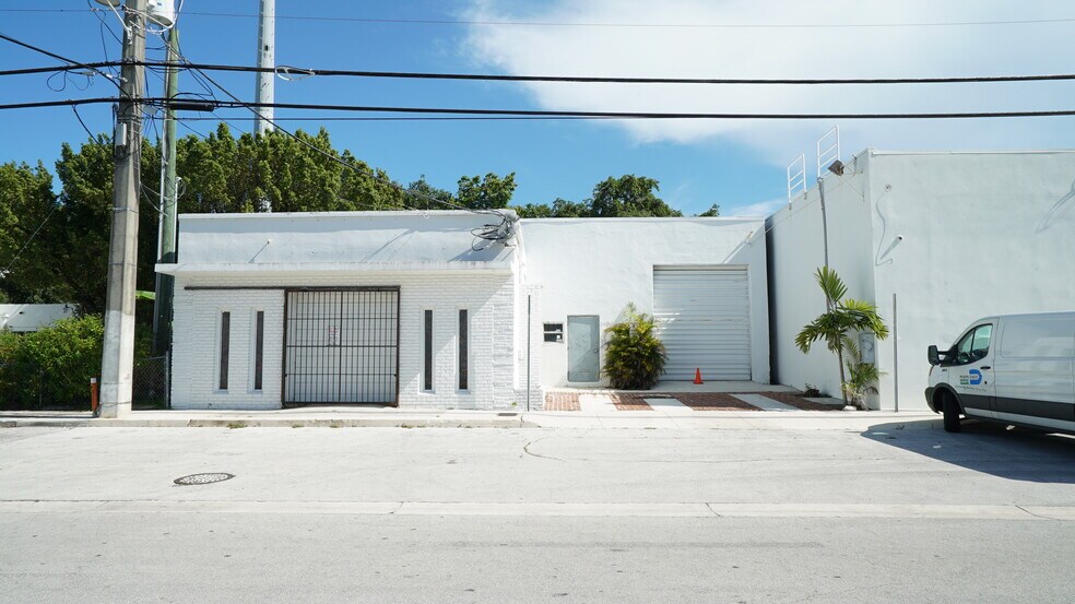 More Photos Of 248 NE 59th St, Miami Warehouse For Lease