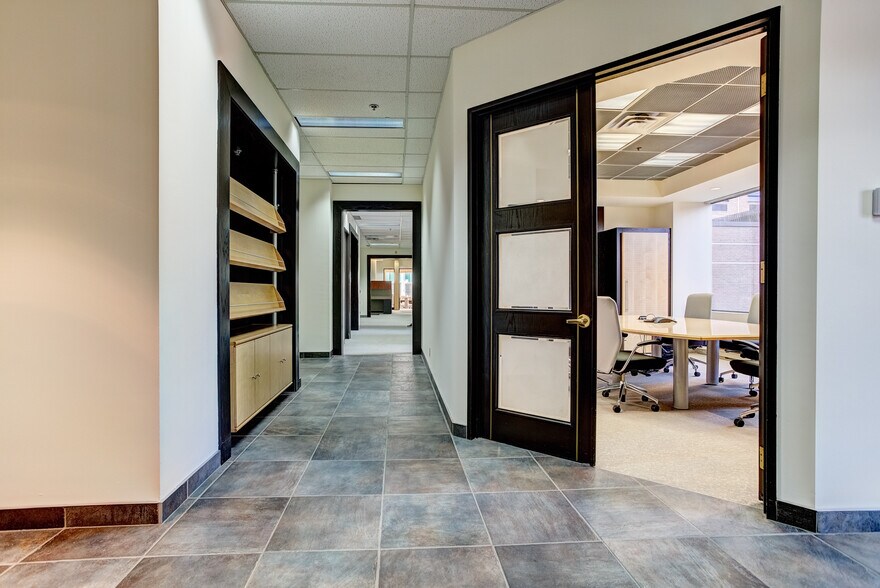 More Photos Of 1111 Rue Saint-Urbain, Montréal Office Residential For Sale