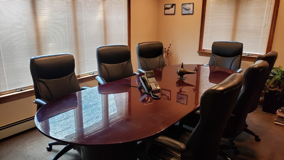 More Photos Of 42 Herb Hill Rd, Glen Cove Flex For Lease