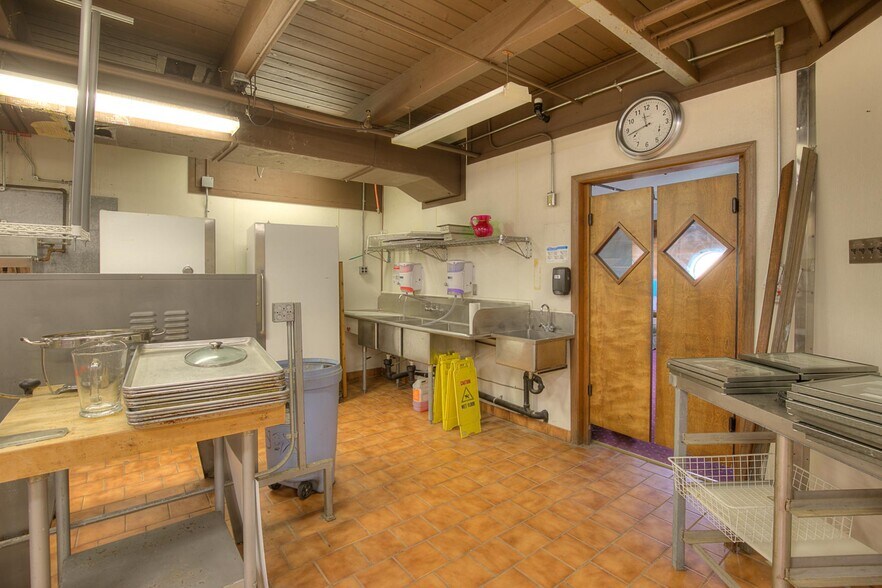 More Photos Of 61 Main St, Pacific Beach Restaurant For Sale