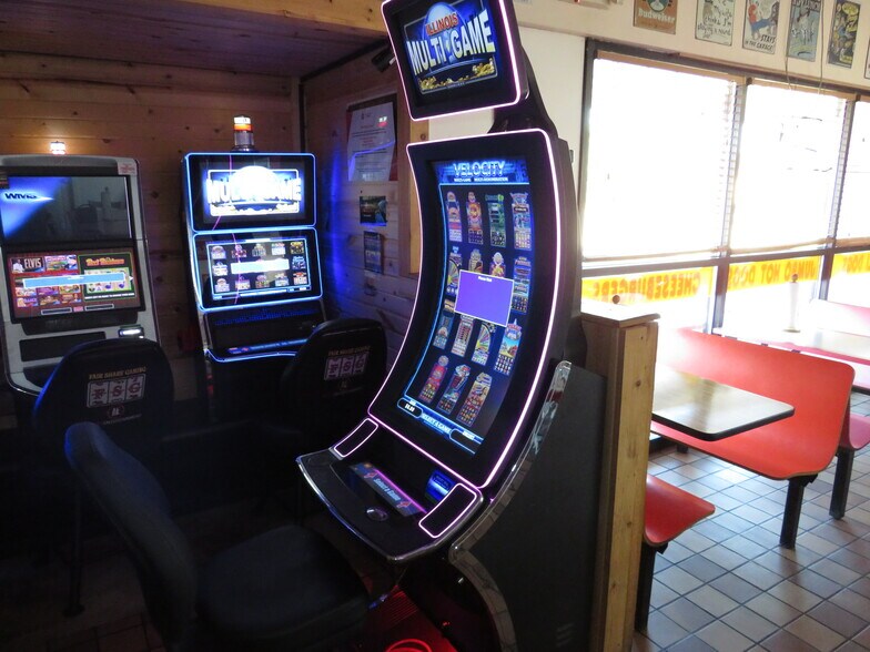 More Photos Of 2600 W Jefferson St, Joliet Fast Food For Sale