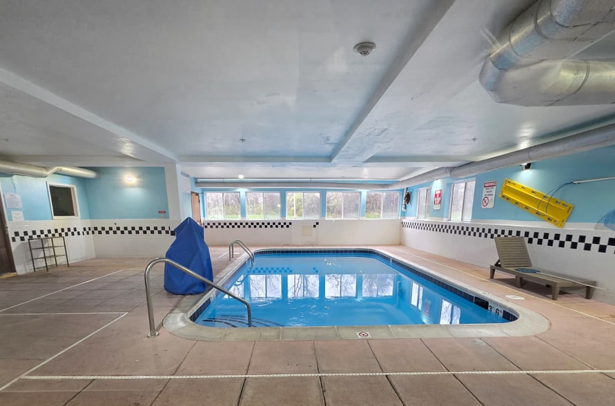 More Photos Of 8110 Troy Pike, Dayton Hotel For Sale