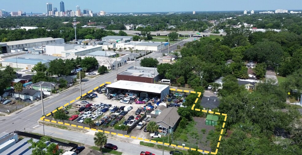 More Photos Of 1643 E 8th St, Jacksonville Service For Sale