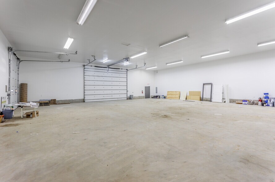 More Photos Of 1914 Dell Ave, Walla Walla Distribution For Lease