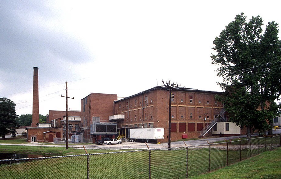 More Photos Of 600 S Broad St, Monroe Manufacturing For Lease