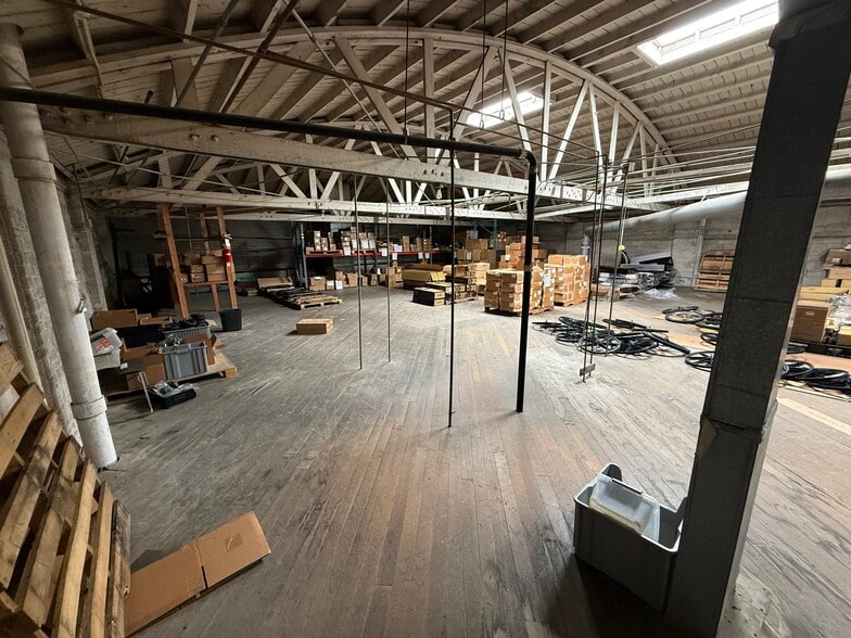 More Photos Of 114 S Coast Hwy, Oceanside General Retail For Lease