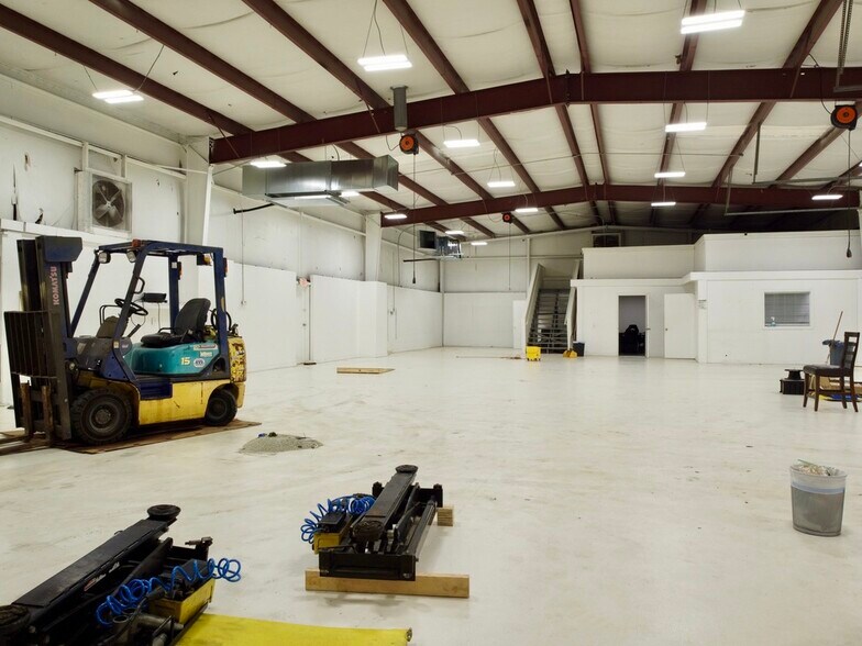 More Photos Of 2380 Rockaway Industrial Blvd, Conyers Light Distribution For Lease